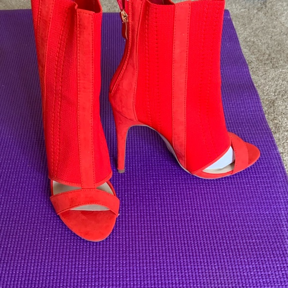 Ruby Red Gorgeous - Picture 2 of 2